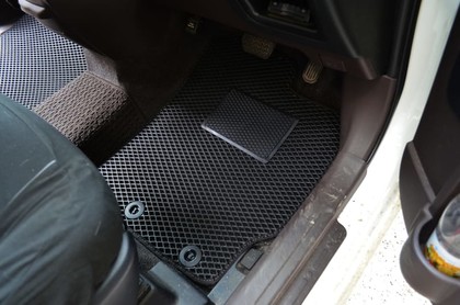 Ворсовые коврики на Toyota Porte II 2012 - 2020 в Таганроге
