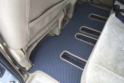 Ворсовые коврики на Nissan Serena (C24) 1999 - 2005 в Таганроге
