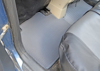 Ворсовые коврики на Toyota Yaris II 2005 - 2011 в Таганроге