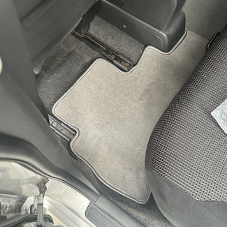 Ворсовые коврики на Nissan Tiida (C11) 2004 - 2014 в Таганроге