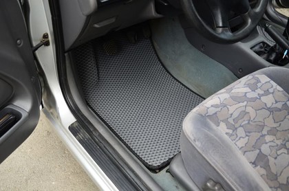 Ворсовые коврики на Toyota Avensis I 1997 - 2002 в Таганроге