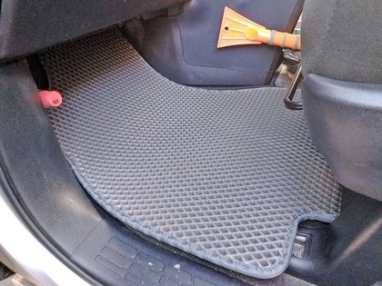 Ворсовые коврики на Toyota Voxy (R80) 2014 - 2021 в Таганроге