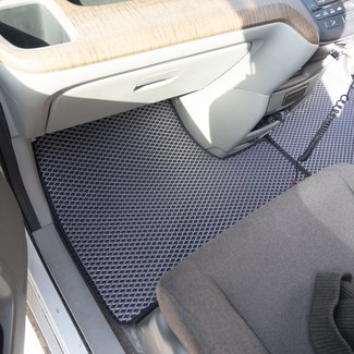 Ворсовые коврики на Honda StepWGN V 2015 - 2022 в Таганроге
