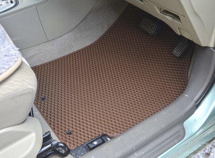 Ворсовые коврики на Toyota Belta 2005 - 2012 в Таганроге