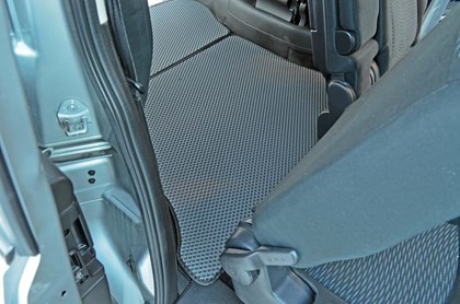 Ворсовые коврики на Nissan Serena (C26) 2010 - 2016 в Таганроге