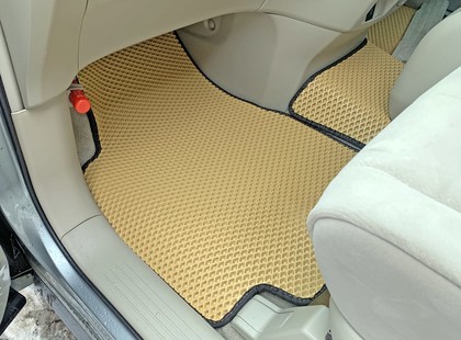 Коврики на Toyota Estima III 2006 - 2019 в Таганроге
