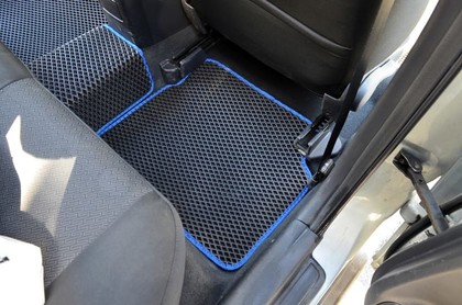 Ворсовые коврики на Toyota Avensis II 2002 - 2008 в Таганроге