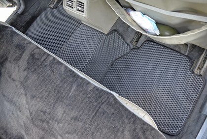 Ворсовые коврики на Mercedes E (W210) 1995 - 2002 в Таганроге