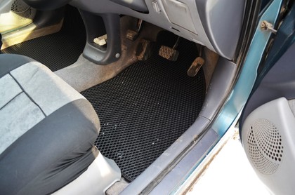 Ворсовые коврики на Toyota Raum I 1997 - 2003 в Таганроге
