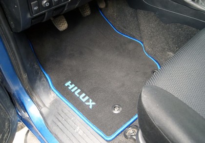 Ворсовые коврики на Toyota Hilux VII 2008 - 2015 в Таганроге