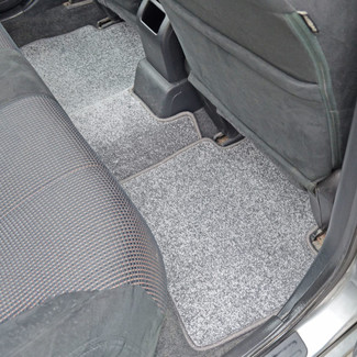 Ворсовые коврики на Nissan Tiida (C11) 2004 - 2014 в Таганроге