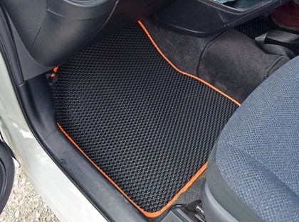 Ворсовые коврики на Toyota Sienta II 2015 - 2022 в Таганроге