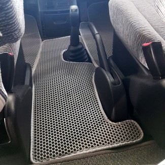 Коврики на Mitsubishi Delica 4 1994 - 2007 в Таганроге