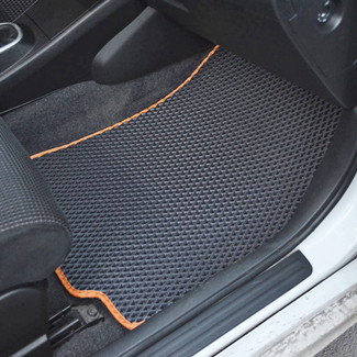 Ворсовые коврики на Nissan Tiida (C11) 2004 - 2014 в Таганроге