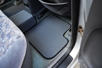 Ворсовые коврики на Toyota Avensis I 1997 - 2002 в Таганроге