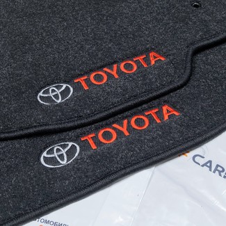 Ворсовые коврики на Toyota Voxy (R70) 2007 - 2013 в Таганроге