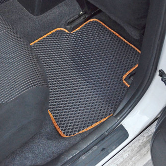 Ворсовые коврики на Nissan Tiida (C11) 2004 - 2014 в Таганроге