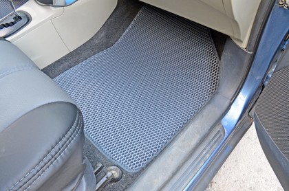 Ворсовые коврики на Toyota Yaris II 2005 - 2011 в Таганроге