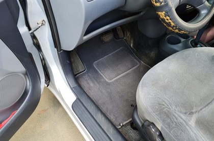 Ворсовые коврики на Toyota Yaris I 1999 - 2005 в Таганроге
