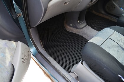 Ворсовые коврики на Toyota Raum I 1997 - 2003 в Таганроге