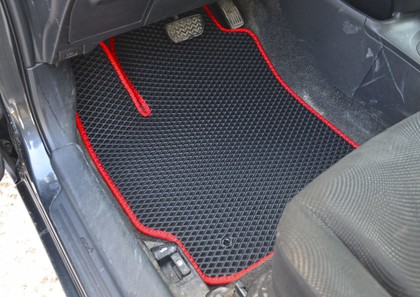 Ворсовые коврики на Toyota Yaris II 2005 - 2011 в Таганроге