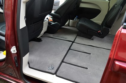 Ворсовые коврики на Chrysler Pacifica II 2016 - 2025 в Таганроге