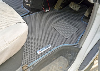 Коврики на Mitsubishi Delica 4 1994 - 2007 в Таганроге
