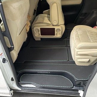 Ворсовые коврики на Toyota Vellfire (H30) 2015 - 2023 в Таганроге