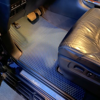 Ворсовые коврики на Infiniti QX80 2013 - 2025 в Таганроге