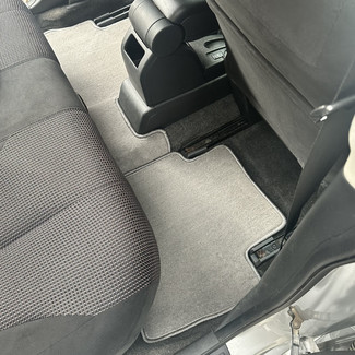 Ворсовые коврики на Nissan Tiida (C11) 2004 - 2014 в Таганроге
