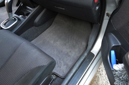 Ворсовые коврики на Nissan Tiida (C11) 2004 - 2014 в Таганроге