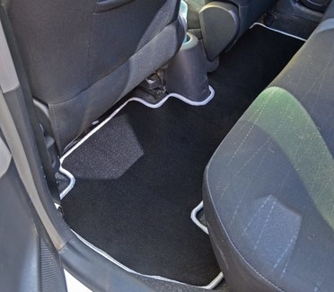 Ворсовые коврики на Toyota Yaris II 2005 - 2011 в Таганроге