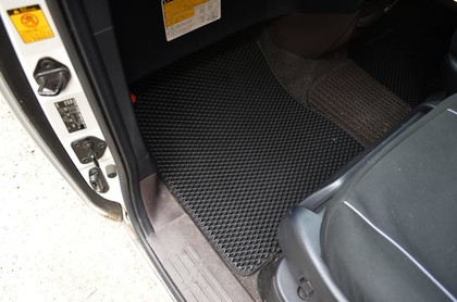Ворсовые коврики на Toyota Porte II 2012 - 2020 в Таганроге
