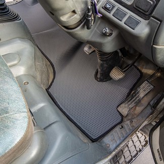 Ворсовые коврики на Mitsubishi Fuso Canter VI узкая кабина 1991 - 2010 в Таганроге