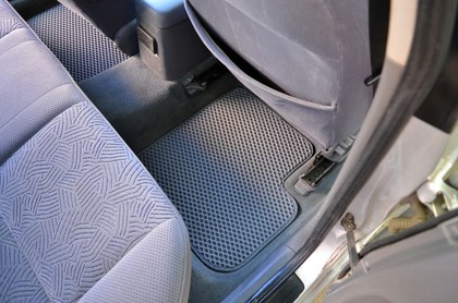 Ворсовые коврики на Toyota Avensis I 1997 - 2002 в Таганроге