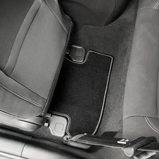 Ворсовые коврики на Ford Mustang VI 2013 - 2023 в Таганроге