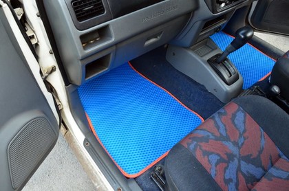 Ворсовые коврики на Mitsubishi Pajero Mini II 1998 - 2012 в Таганроге
