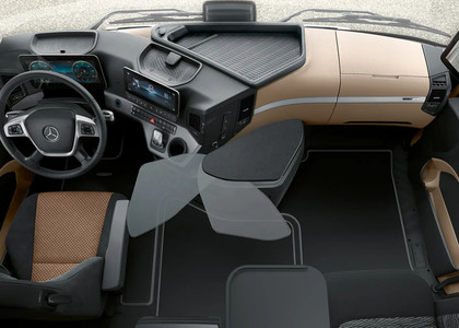 EVA коврики на Mercedes Actros MP4 MP5 тягач GigaSpace 2011 - 2025 в Таганроге