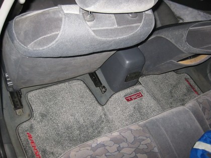Ворсовые коврики на Toyota Avensis I 1997 - 2002 в Таганроге