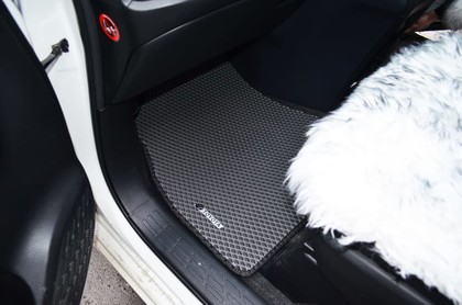 Ворсовые коврики на Toyota Voxy (R80) 2014 - 2021 в Таганроге