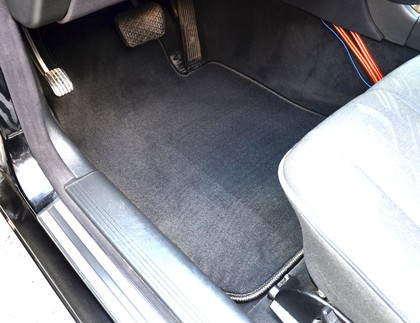Ворсовые коврики на Mercedes E (W210) 1995 - 2002 в Таганроге