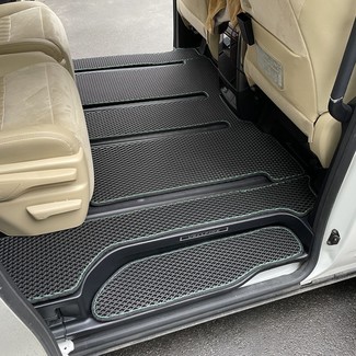 Ворсовые коврики на Toyota Vellfire (H30) 2015 - 2023 в Таганроге