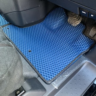 Ворсовые коврики на Nissan Serena (C27) E-Power 2016 - 2022 в Таганроге