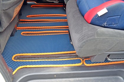 Ворсовые коврики на Nissan Serena (C25) 2005 - 2010 в Таганроге