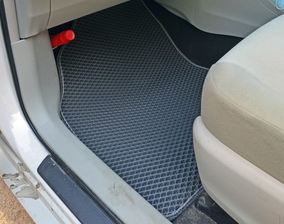Коврики на Toyota Prius Alpha 2011 - 2021 в Таганроге