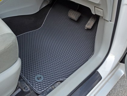 Коврики на Toyota Prius Alpha 2011 - 2021 в Таганроге