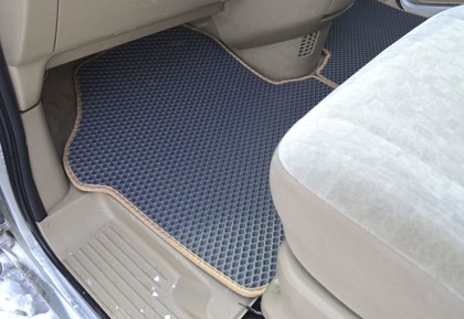 Ворсовые коврики на Nissan Serena (C24) 1999 - 2005 в Таганроге