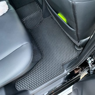 Ворсовые коврики на Mitsubishi Pajero Sport III 2015 - 2025 в Таганроге