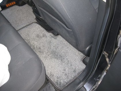 Ворсовые коврики на KIA Carens II 2006 - 2012 в Таганроге
