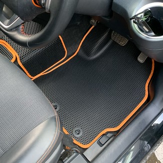 Ворсовые коврики на Toyota Sienta II 2015 - 2022 в Таганроге